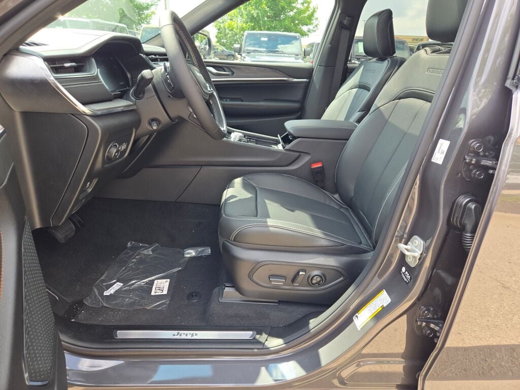 2025 Jeep Grand Cherokee L Overland - Photo 25