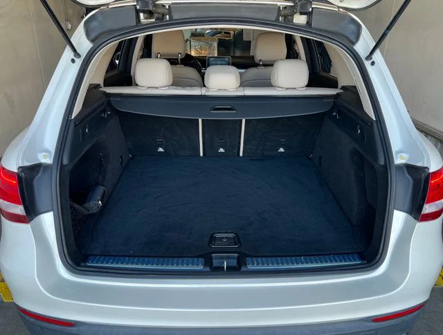 Used 2016 White Mercedes-Benz GLC 300 image 17