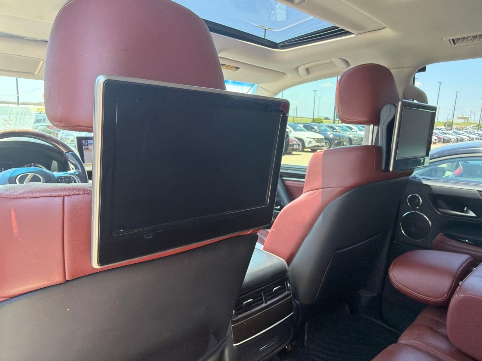 Used 2016 Atomic Silver Lexus 570 image 19