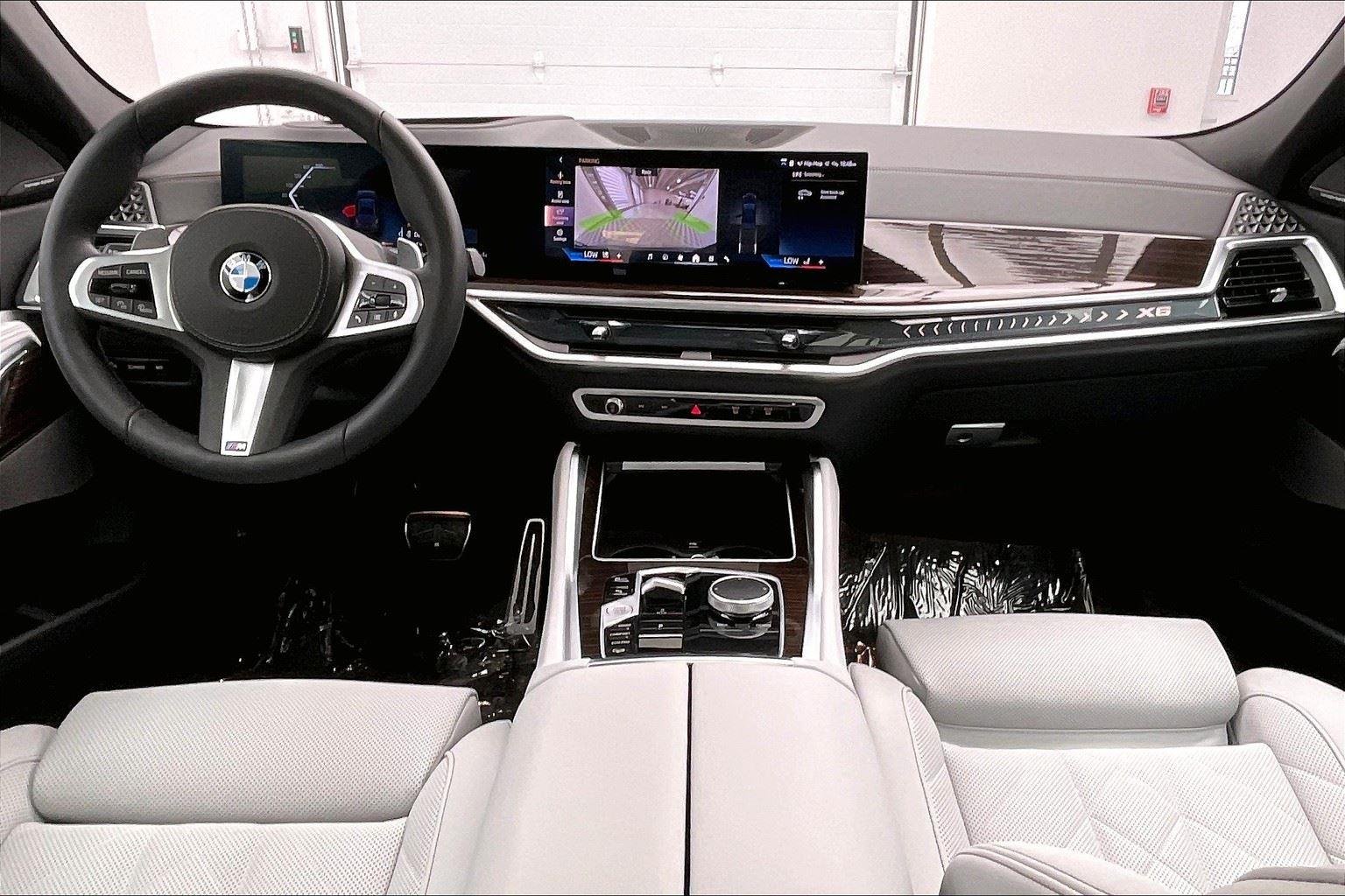 Certified Used 2025 Black Sapphire Metallic BMW xDrive40i image 15