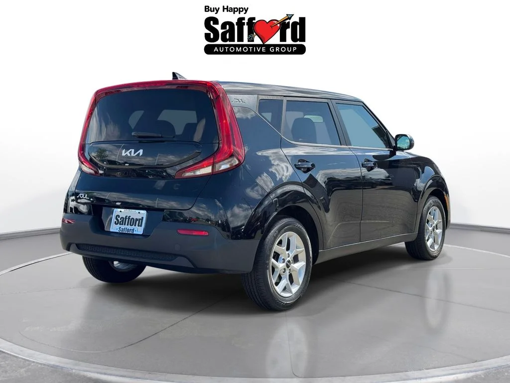 Used 2022 Black Kia LX image 9