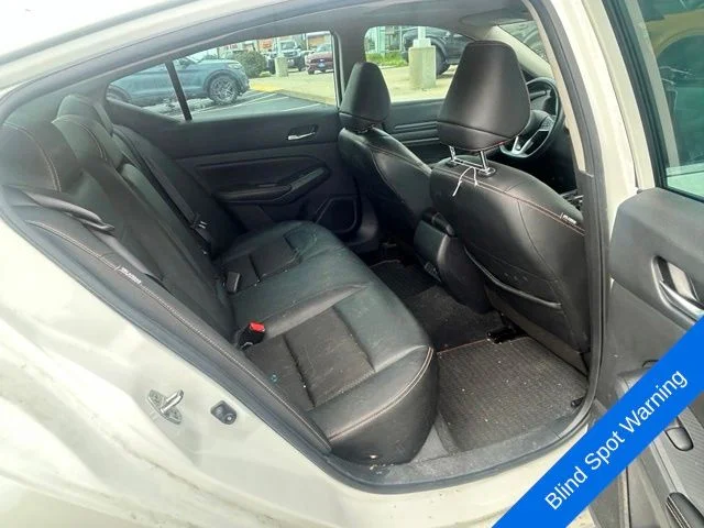 Used 2022 White Nissan 2.5 SR image 6