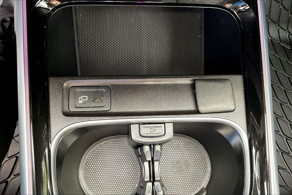 Used 2022 Gray Mercedes-Benz GLB 250 image 19