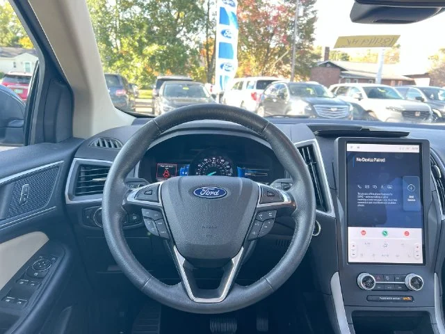 Used 2022 Gray Ford SEL image 20
