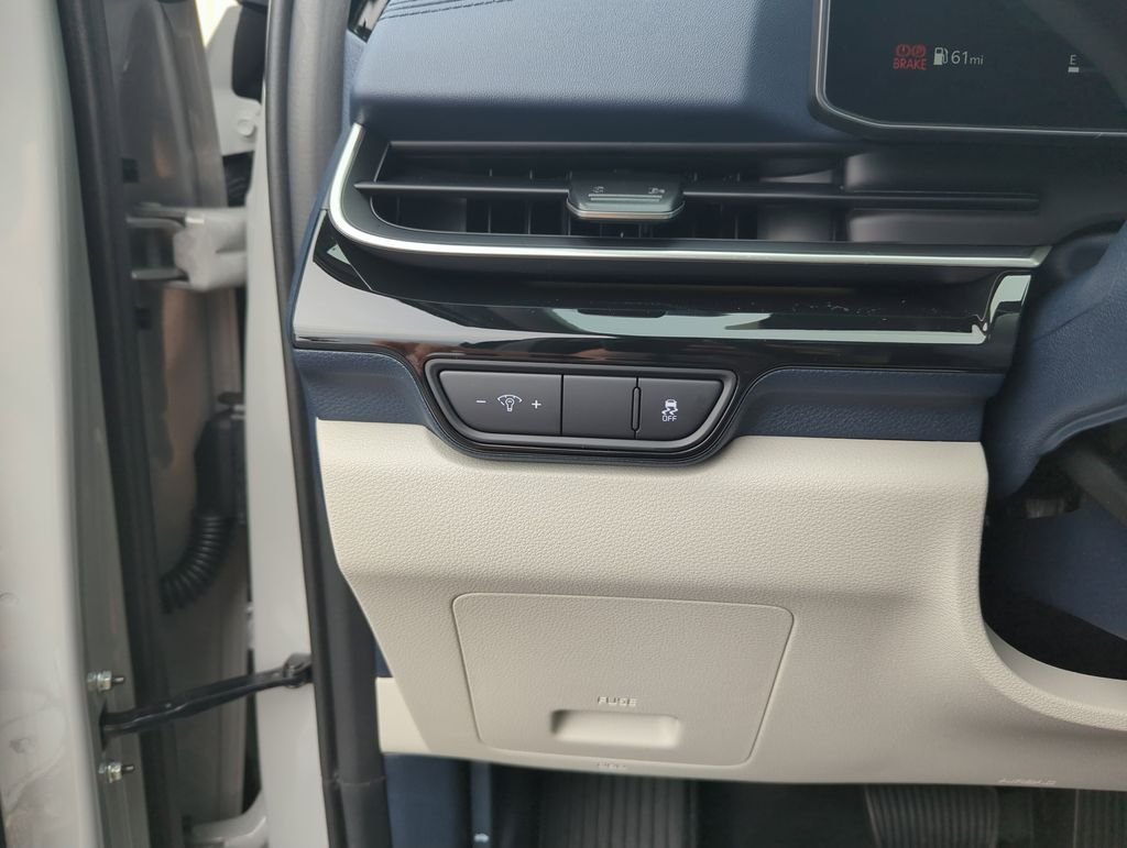 New 2026 Ceramic Silver Kia SX Prestige image 20