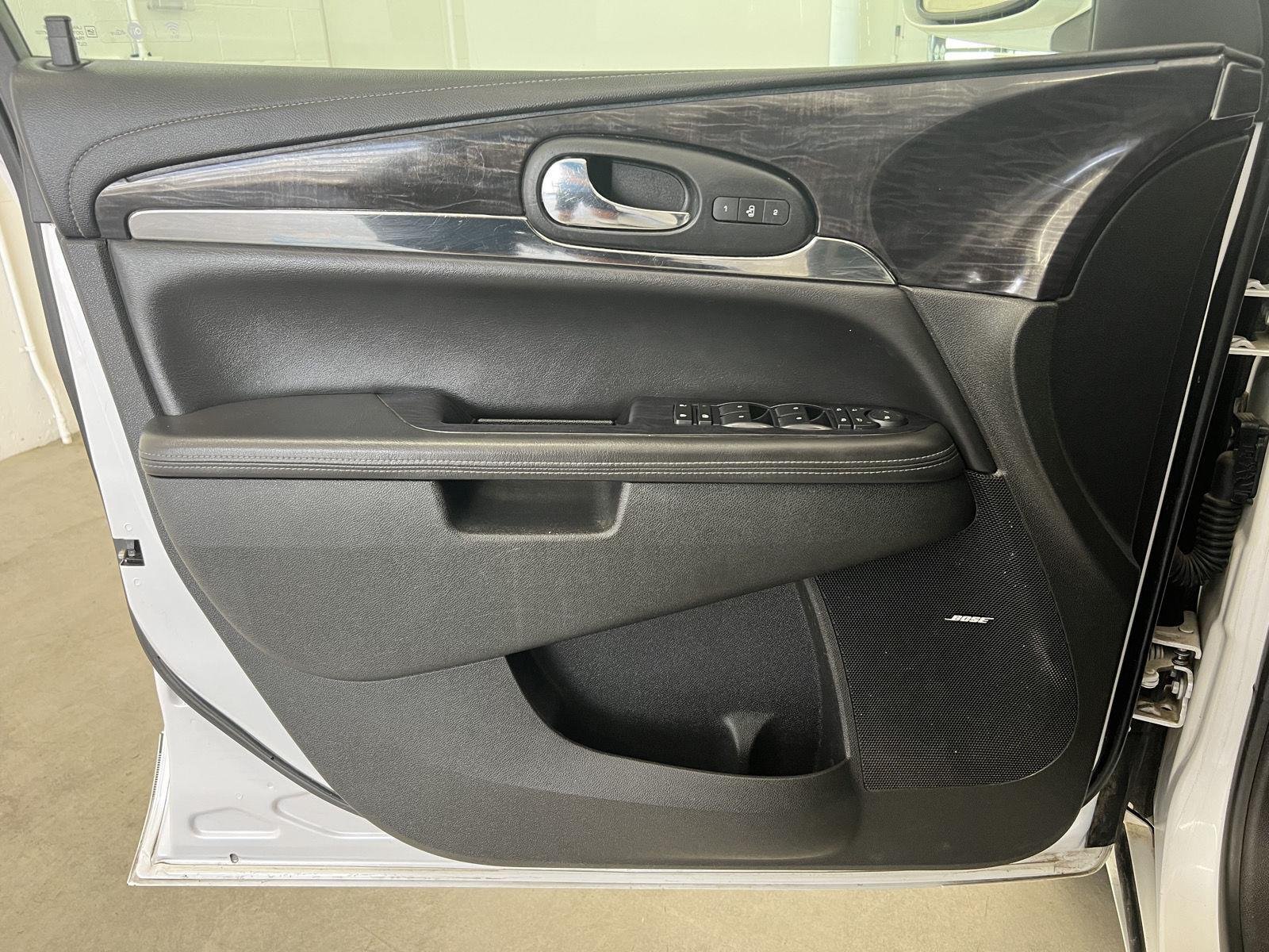 Used 2017 White Frost Tricoat Buick Premium image 11