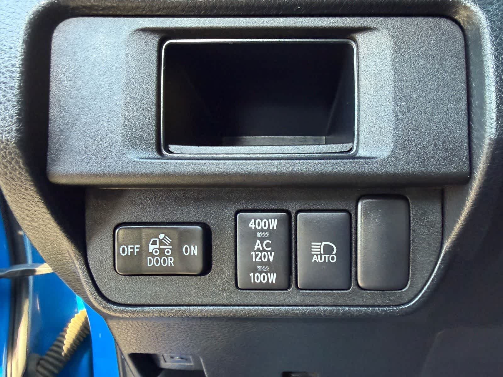 Used 2019 Midnight Black Metallic Toyota SR5 image 15