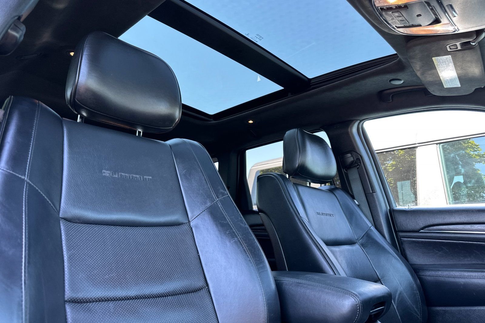 Used 2016 Gray Jeep Summit image 17