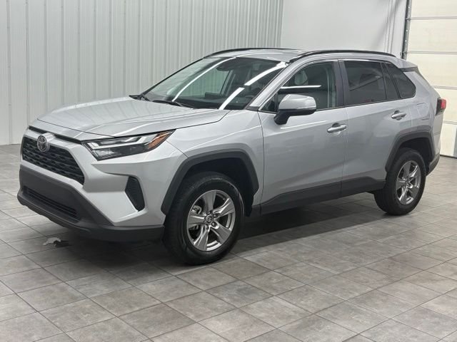 Used 2025 Silver Toyota XLE image 4