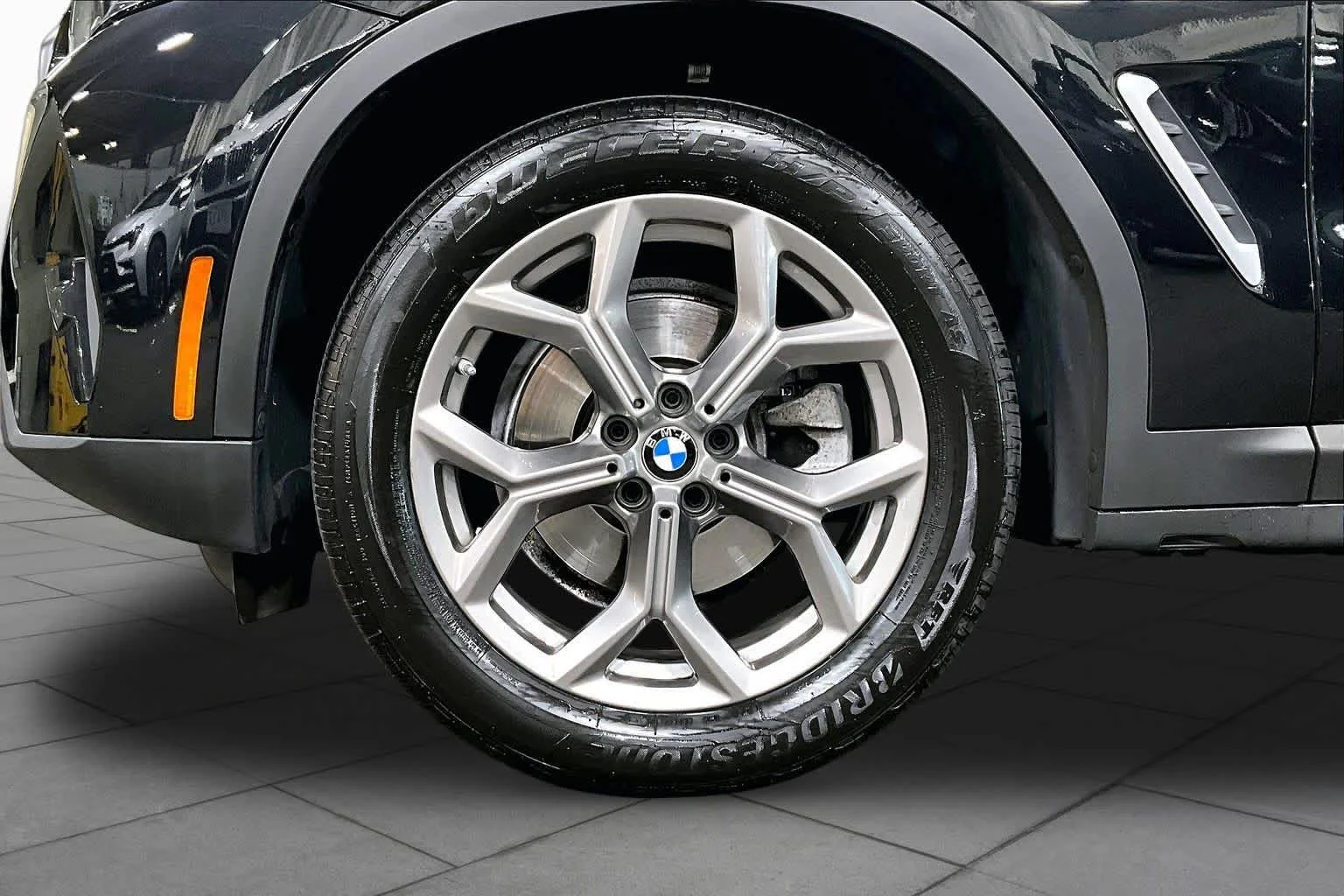 Used 2022 Black Sapphire Metallic BMW xDrive30i image 11