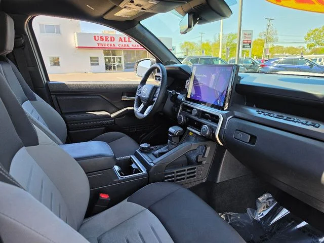 2024 Toyota Tacoma TRD Sport - Photo 11