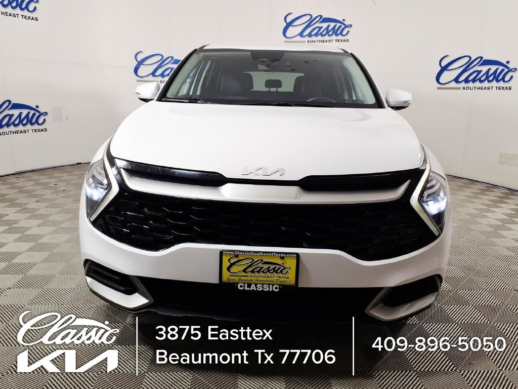 Used 2023 White Kia EX image 5