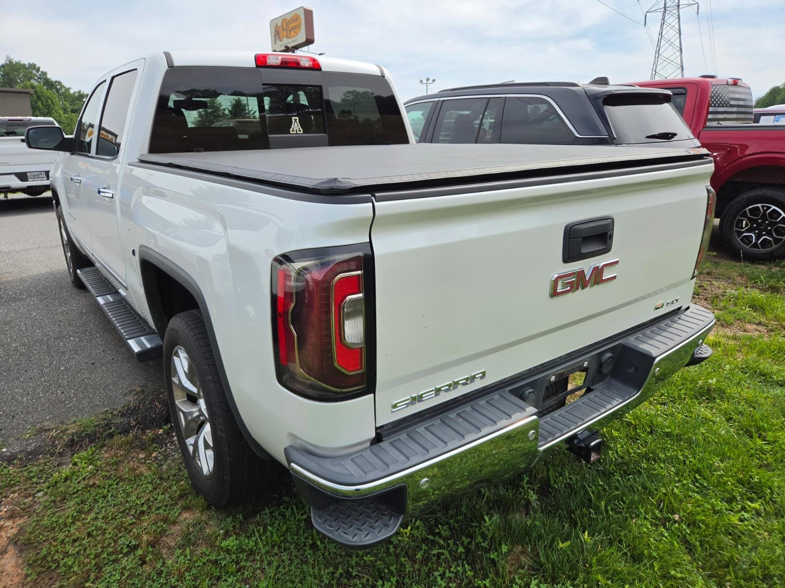 Used 2018 WHITE FROST TRICOAT GMC SLT image 8