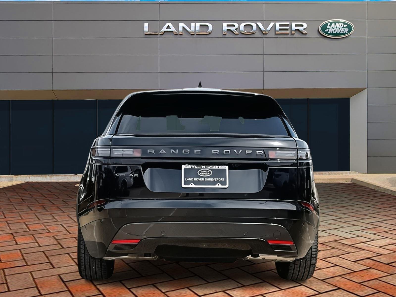New 2026 Santorini Black Land Rover Dynamic image 4