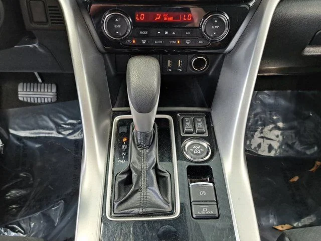Used 2024 Black Mitsubishi SE image 17
