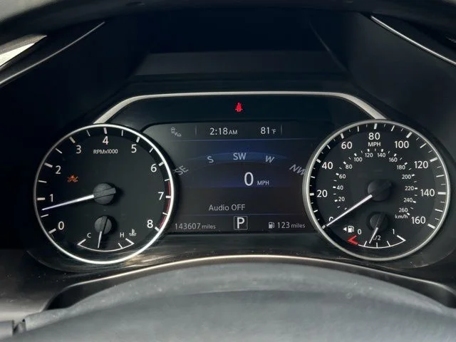 Used 2016 Gray Nissan Platinum image 41