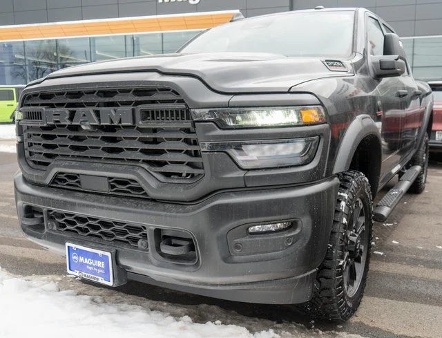 New 2026 Diamond Black Crystal Pearl-Coat Exterior Paint RAM Tradesman image 2