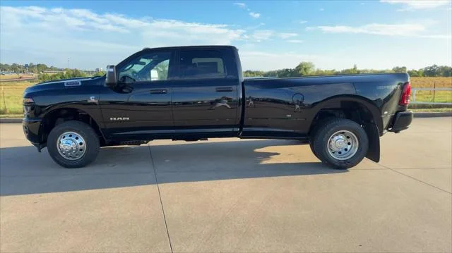 New 2026 Diamond Black Crystal Pearl-Coat Exterior Paint RAM Big Horn image 5