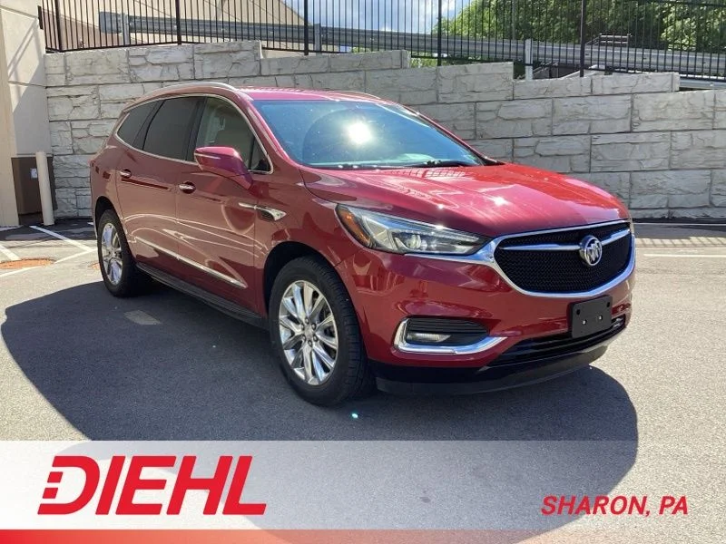 Used 2019 Red Buick Essence image 1