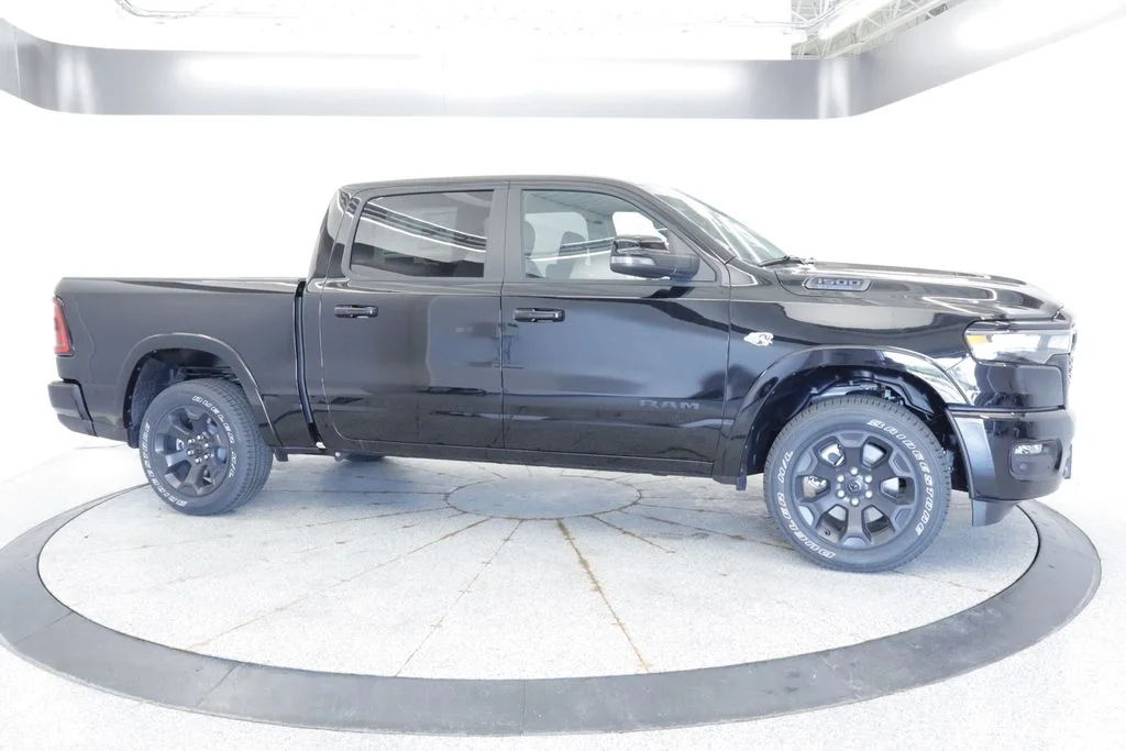 New 2026 Diamond Black Crystal Pearl-Coat Exterior Paint Ram Big Horn/Lone Star image 4