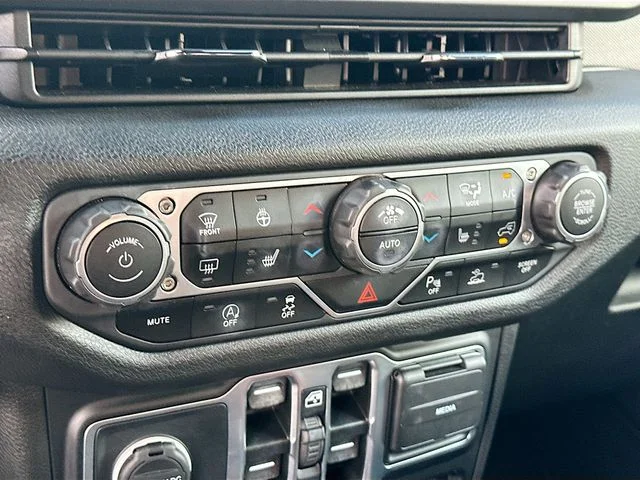 Used 2024 Blue Jeep Sport S image 16