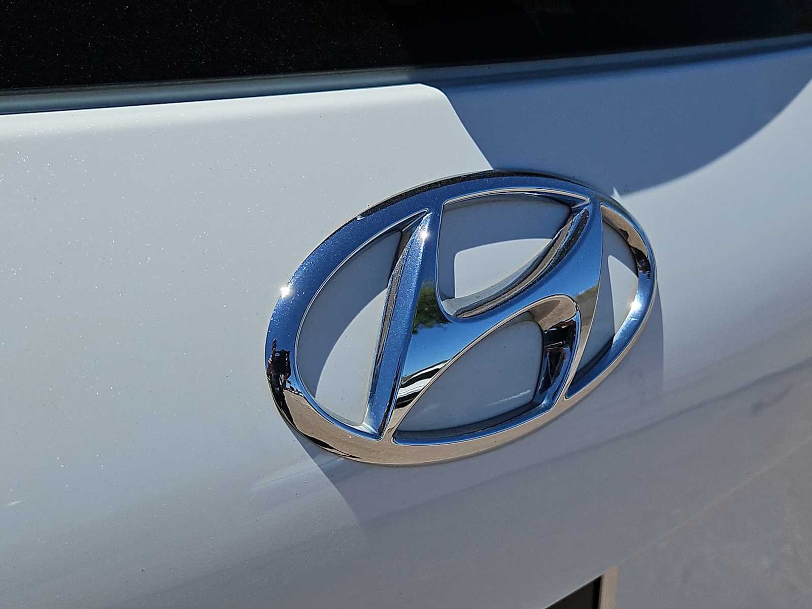 Certified Used 2022 Hyper White Hyundai Calligraphy image 11