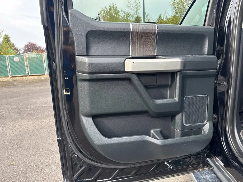 Used 2020 Black Metallic Ford Lariat image 20