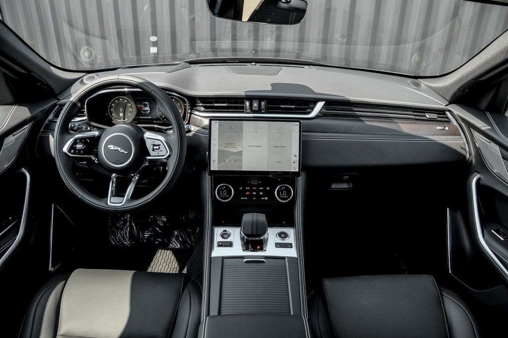 2026 Jaguar F-Pace R-Dynamic S - Photo 19