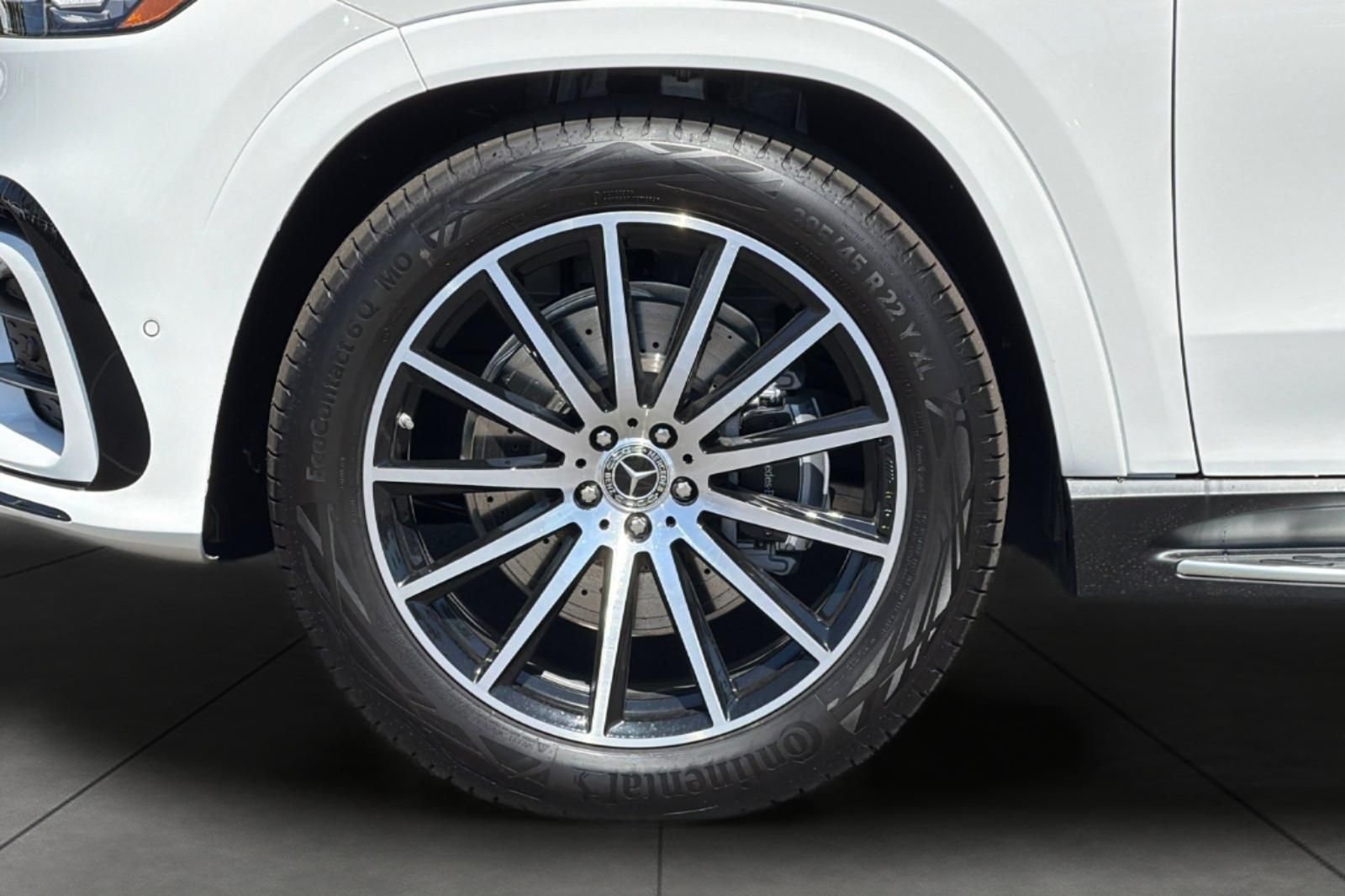 New 2026 Polar White Mercedes-Benz GLS 450 image 3