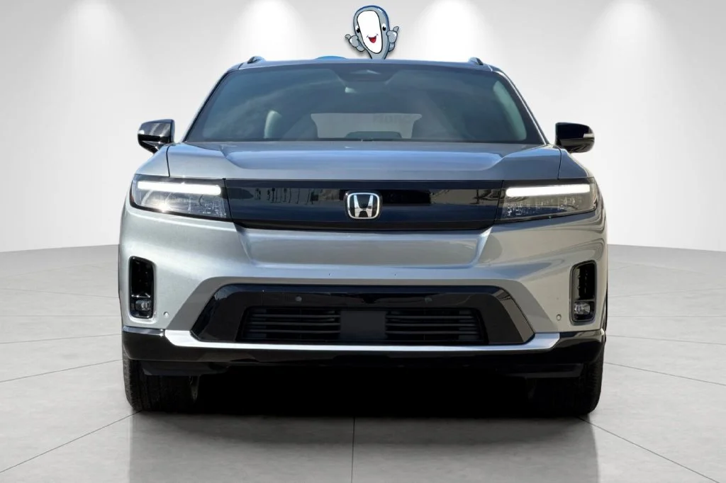 New 2026 Mercury Silver Metallic Honda Touring image 9