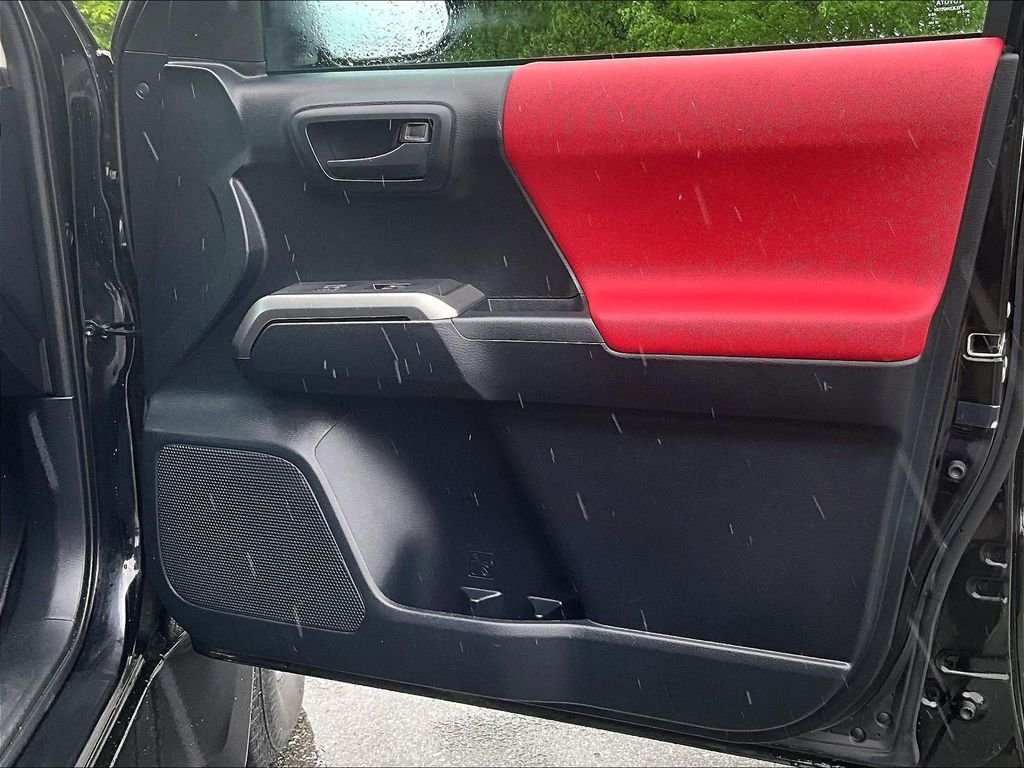 Used 2019 Black Toyota SR5 image 12