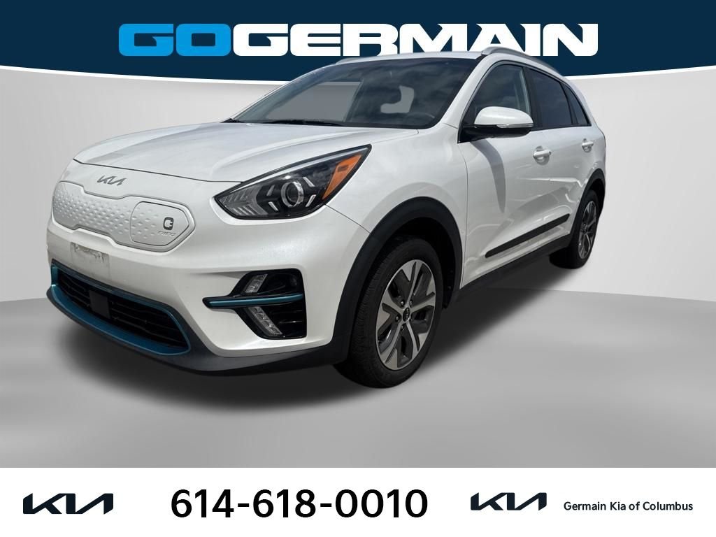 Used 2022 White Kia S image 1
