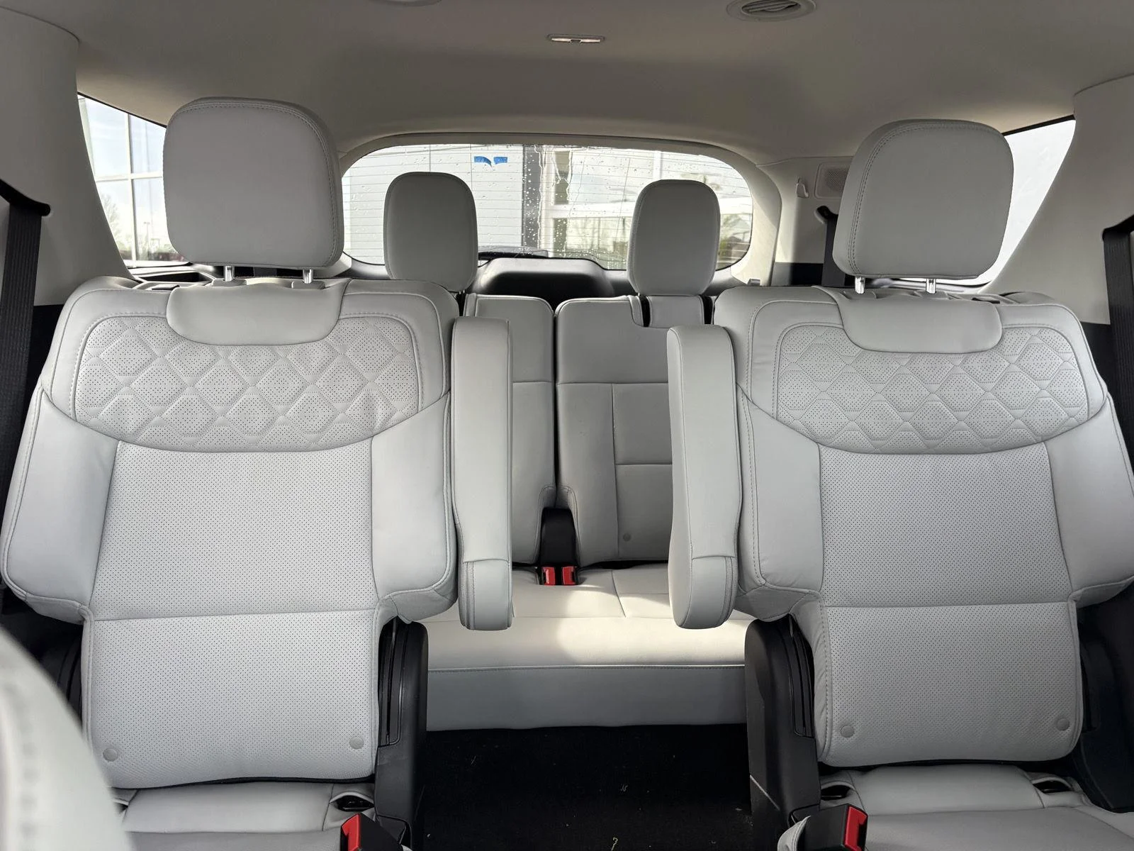 New 2026 Star White Metallic Tri-Coat Ford Platinum™ image 23