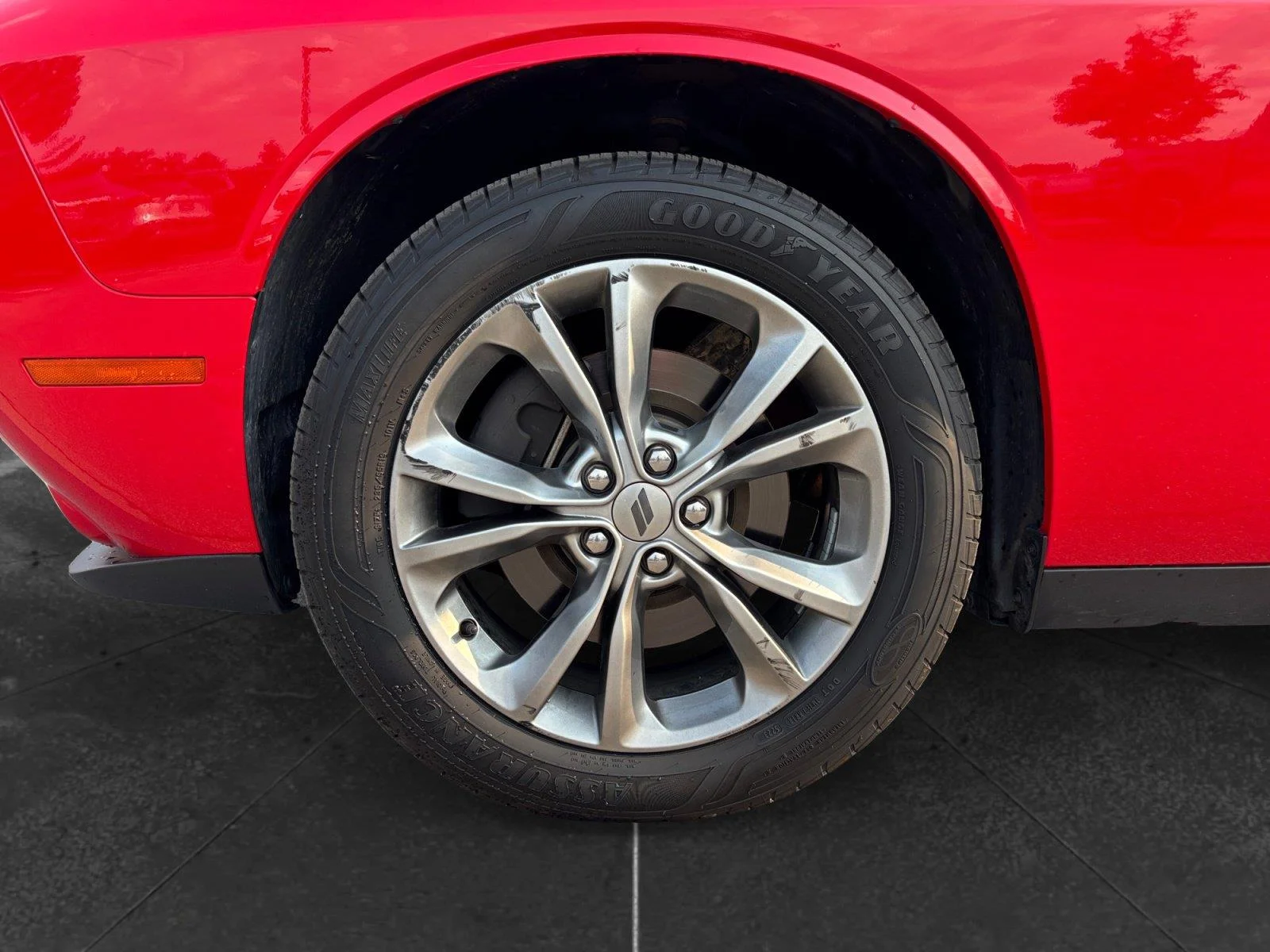Used 2020 Torred Clearcoat Dodge SXT image 9