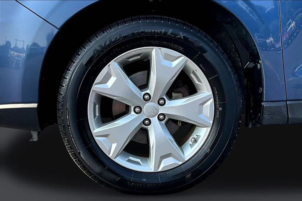 Used 2014 Marine Blue Pearl Subaru 2.5i Limited image 36