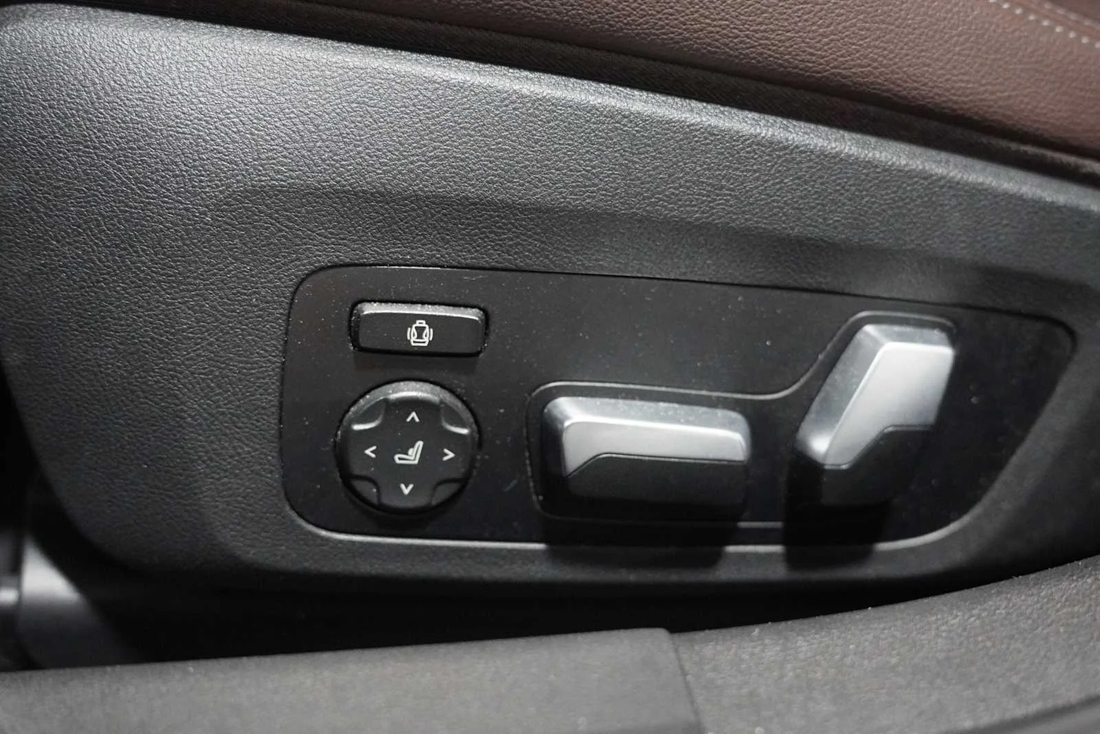 Used 2020 Mineral Gray Metallic BMW M340i xDrive image 15