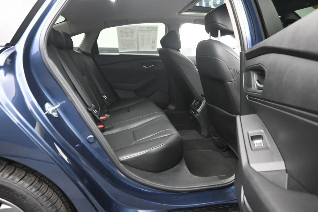 Used 2024 Blue Honda EX-L image 11