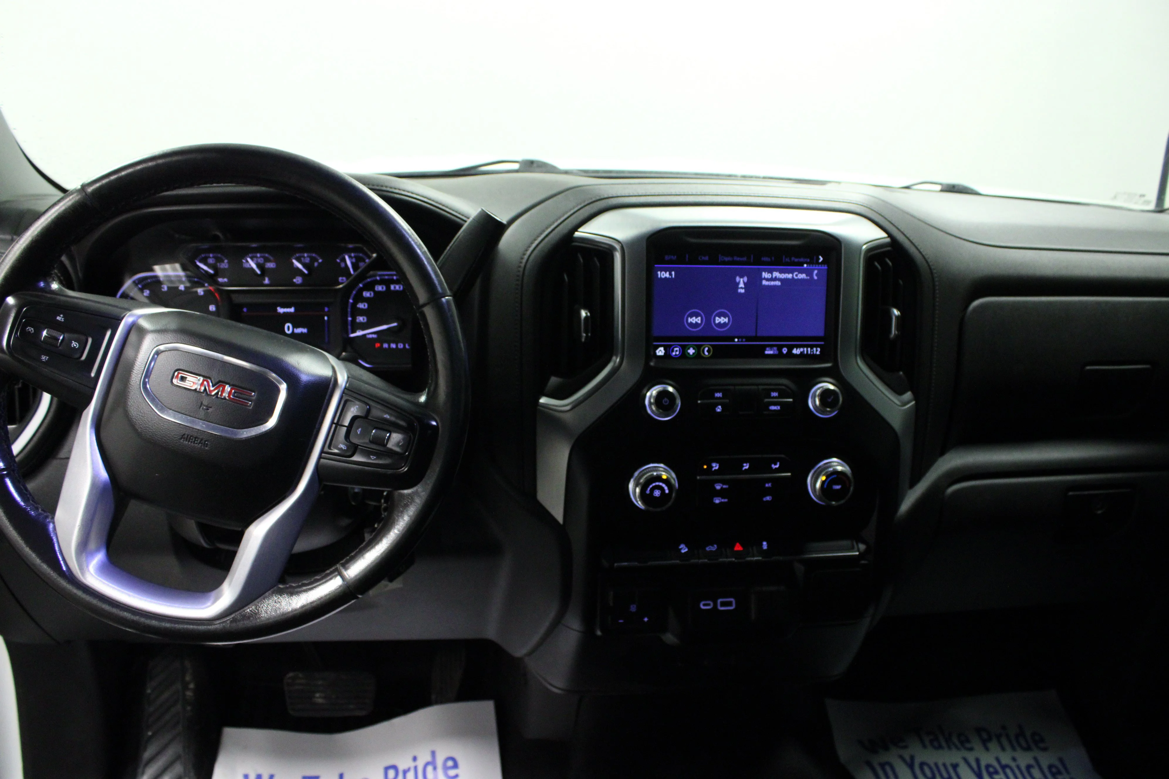 Used 2021 Summit White GMC SLE image 18