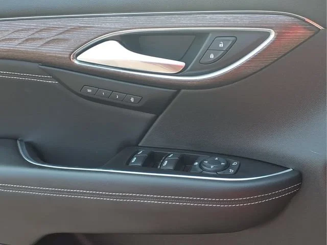 Used 2021 CINNABAR METALLIC Buick Avenir image 15