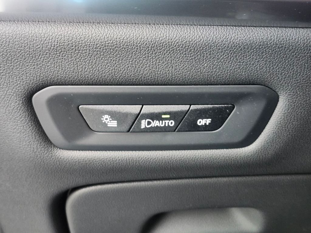 Used 2026 Blue BMW xDrive40i image 26