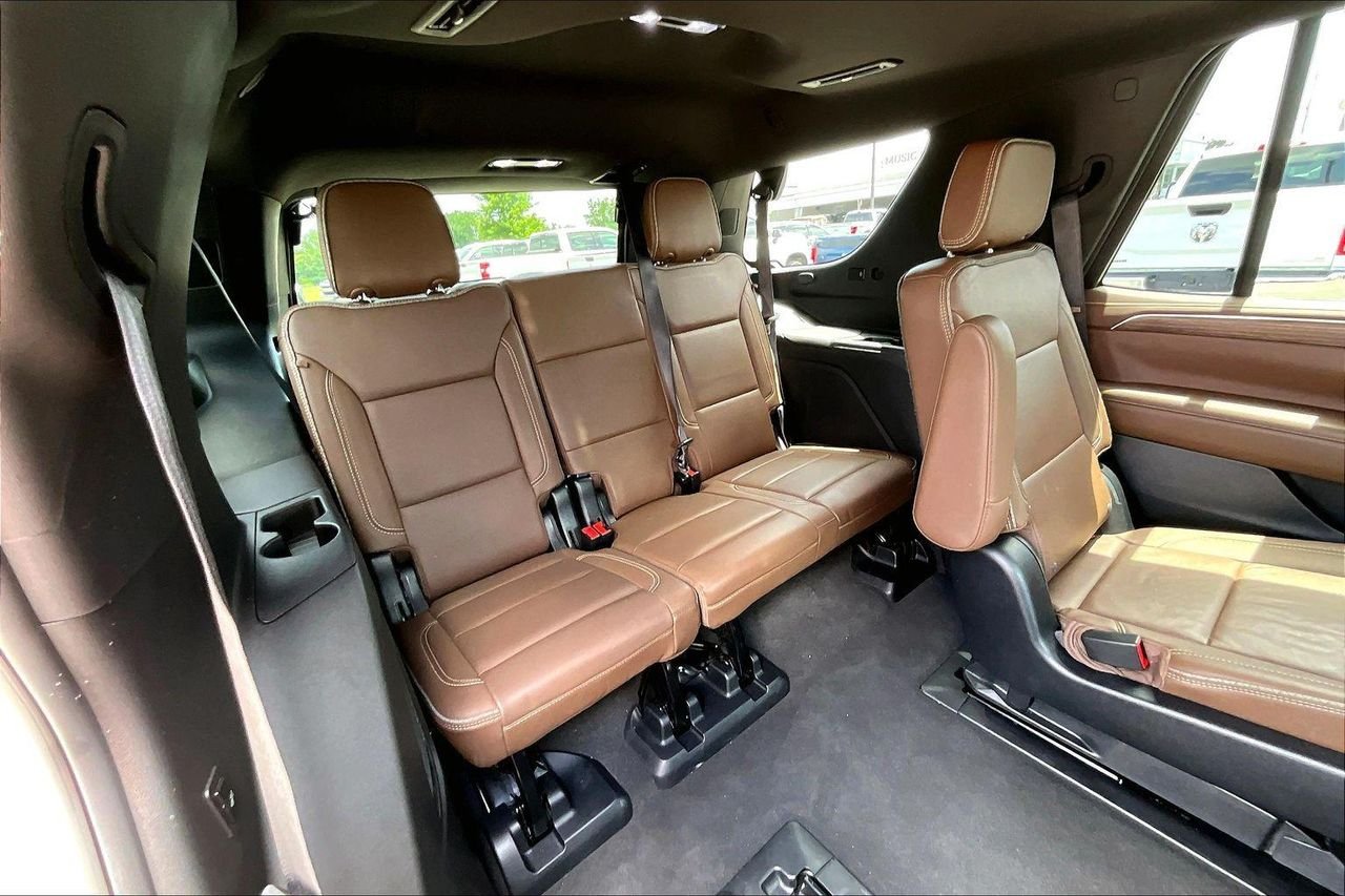 Used 2023 Summit White Chevrolet 4WD High Country image 27