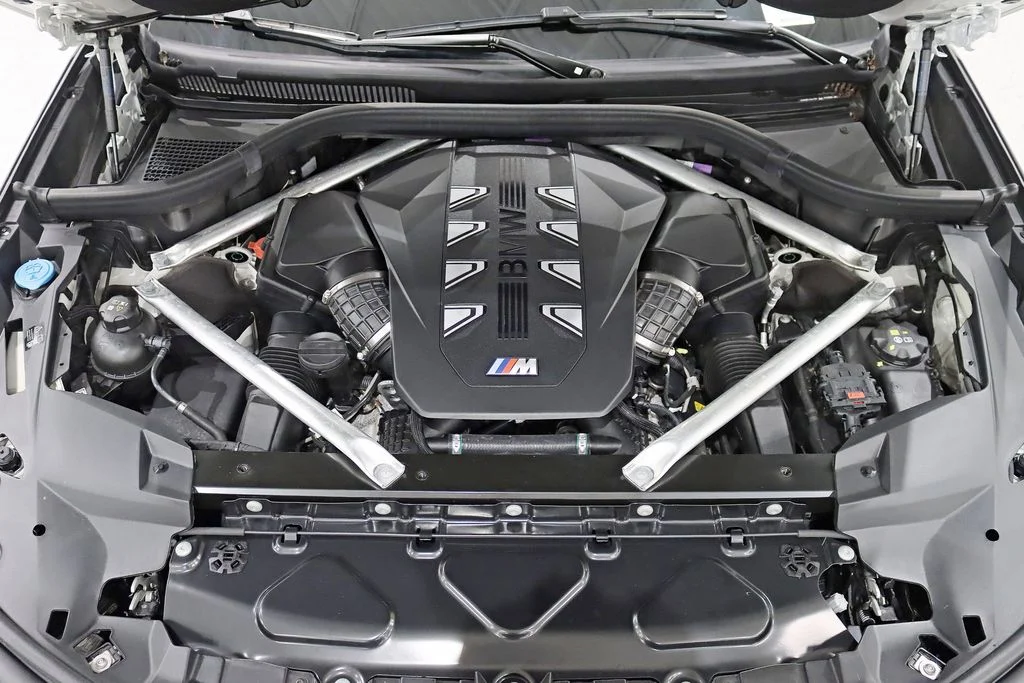2025 BMW X7 M60i