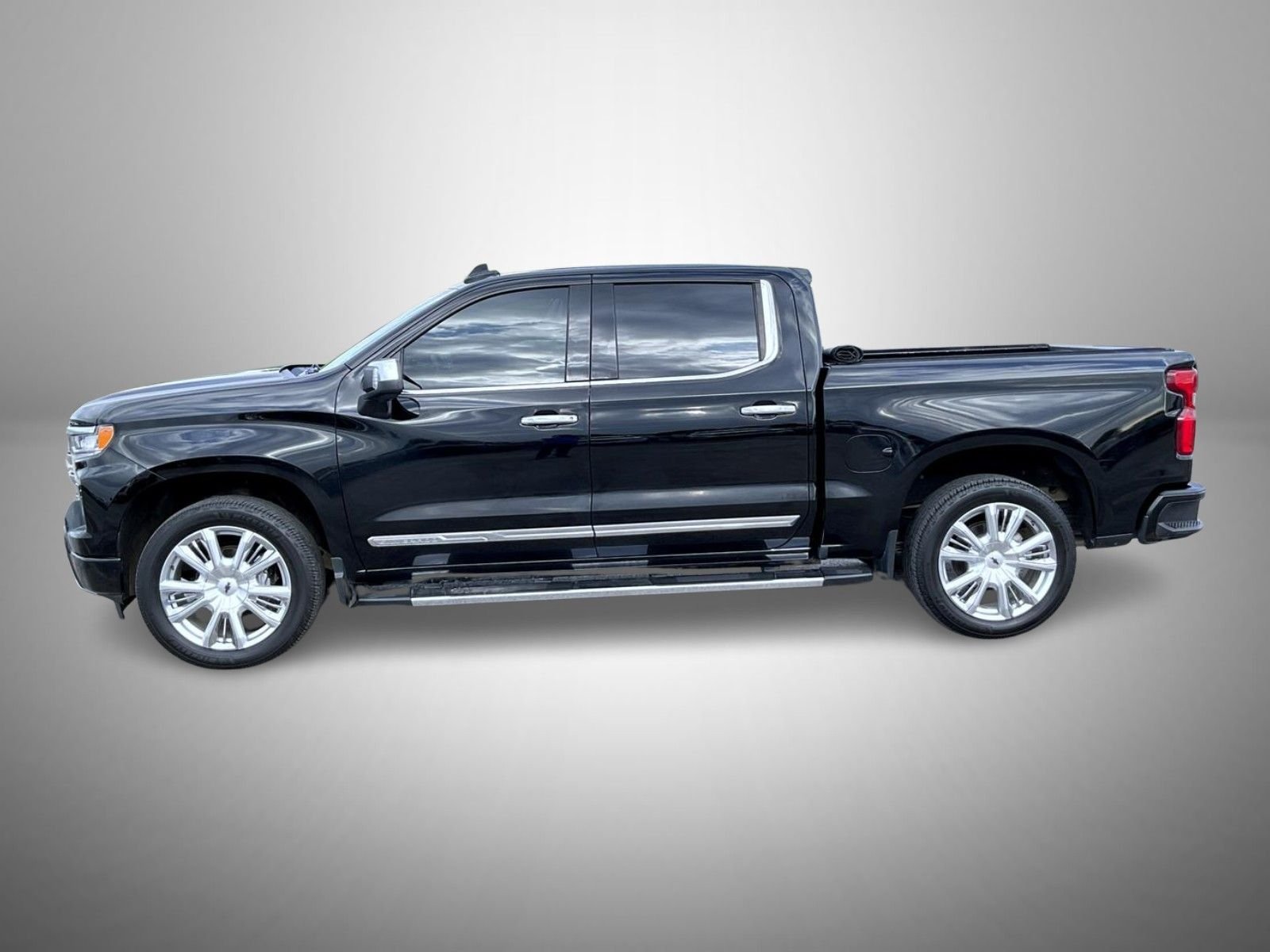 Used 2023 Black Chevrolet High Country image 8