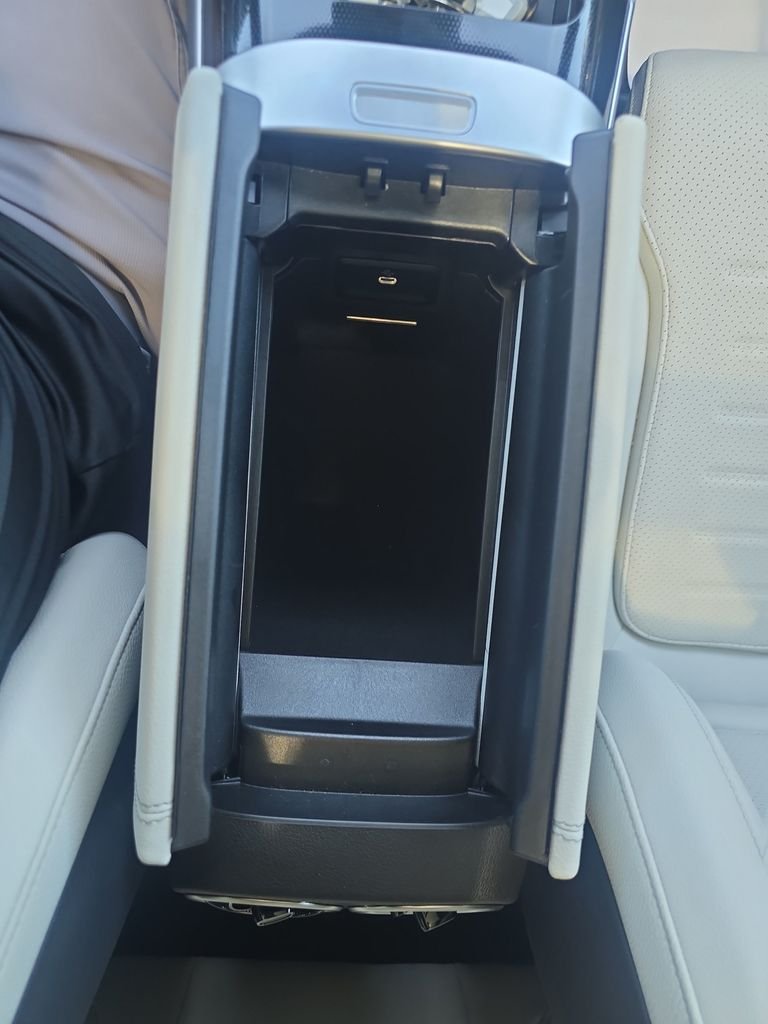 Used 2026 Gray Mercedes-Benz GLC 300 image 28