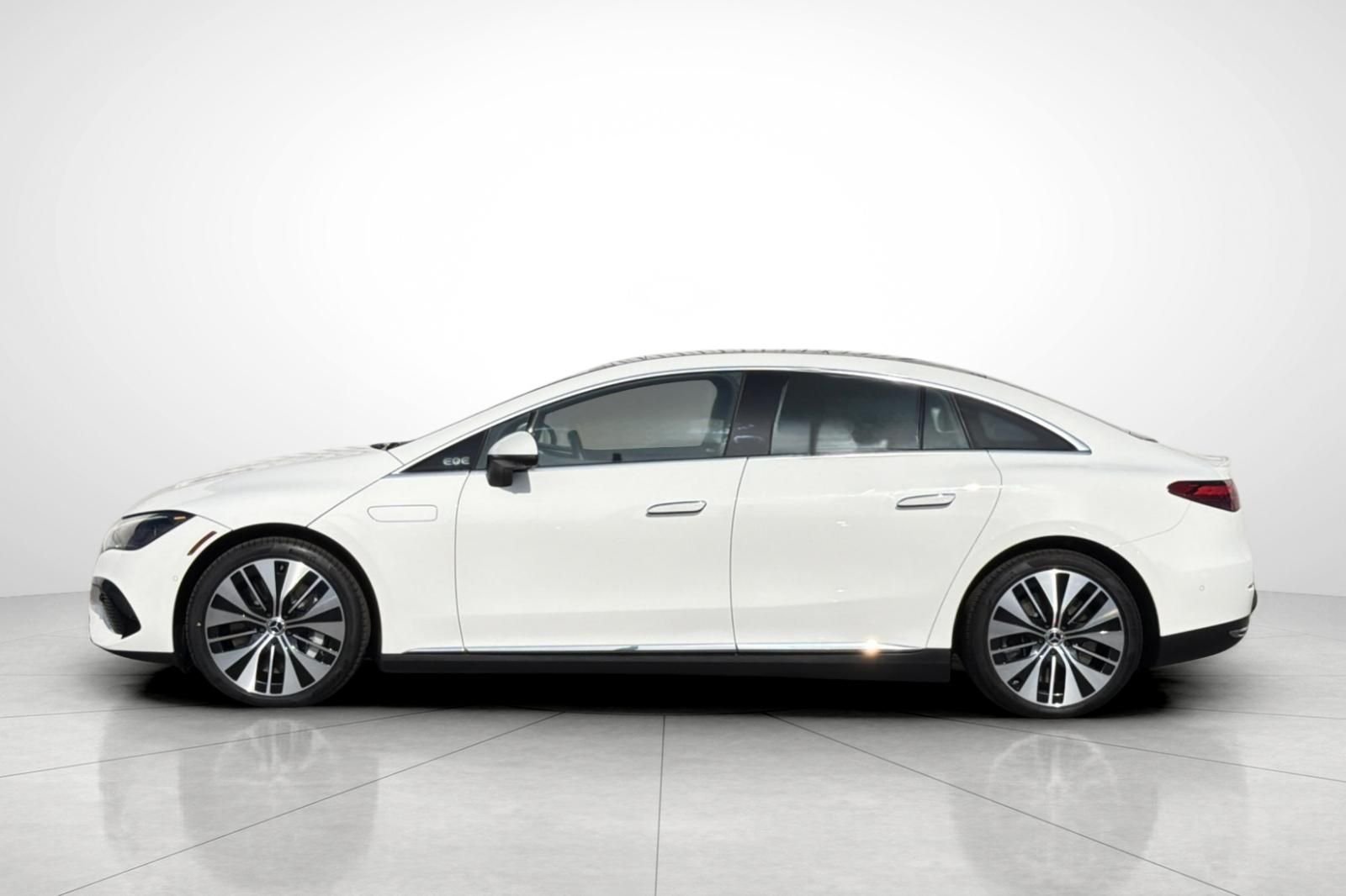 Certified Used 2023 White/off-white Mercedes-Benz 500 Sedan image 33