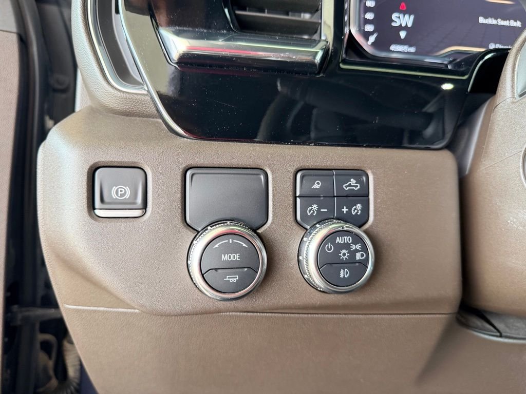 Used 2025 Silver GMC SLT image 19