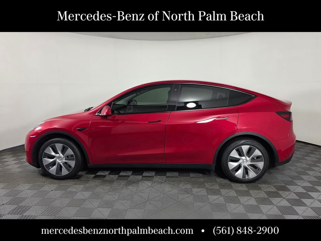 Used 2021  Tesla Standard Range image 3