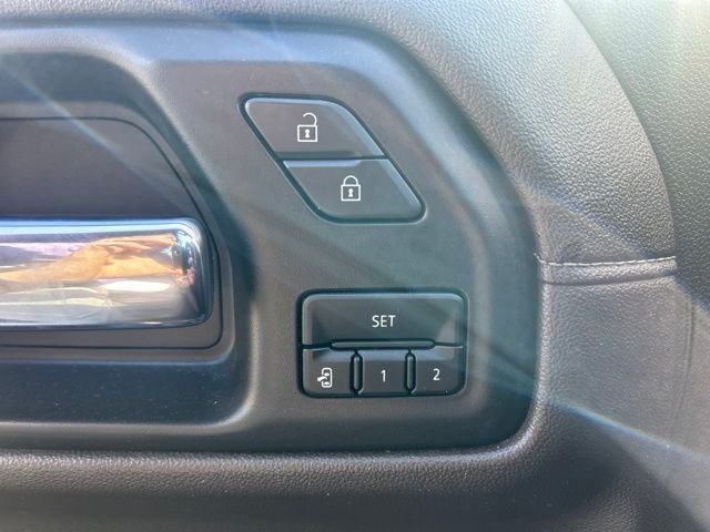 Used 2020 Silver GMC SLT image 17