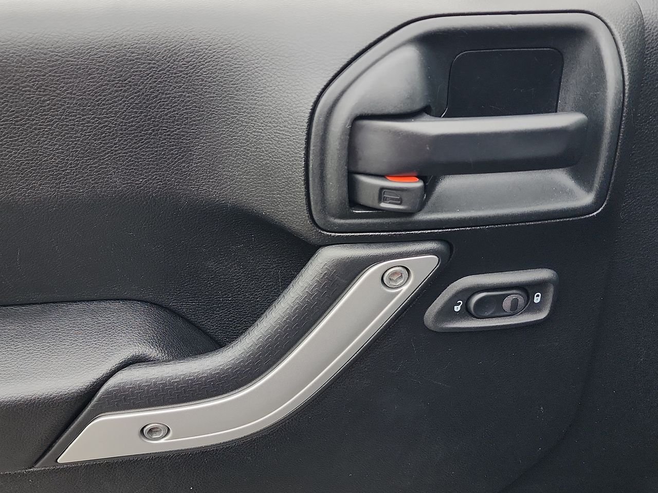 Used 2018 Black Clearcoat Jeep Sahara image 13