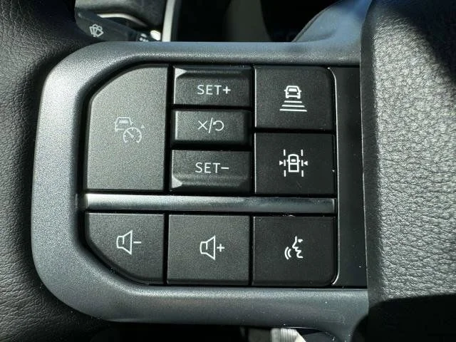 2025 Ford F-150 Lightning Flash - Photo 18
